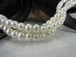 Perlenkette oval weiß 7x6mm mit schönem Lüster