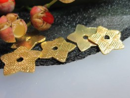 ZS554 -- Neu : 10 Stück Sterne 12mm Kupfer vergoldet
